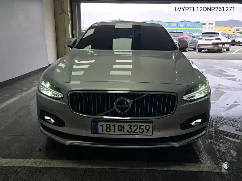 Volvo S90 2022 года выпуска