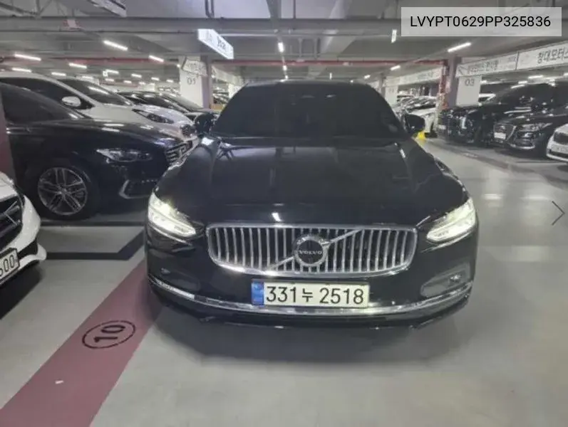 Volvo S90 2022 года выпуска
