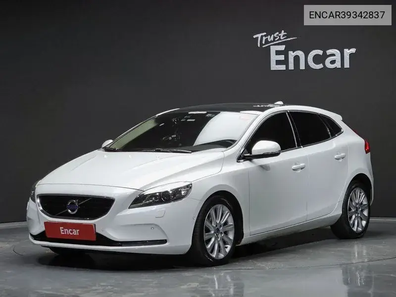 Volvo V40 2014 года выпуска