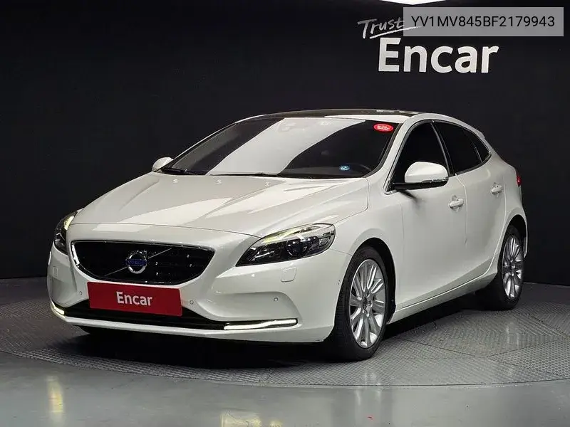 Volvo V40 2014 года выпуска