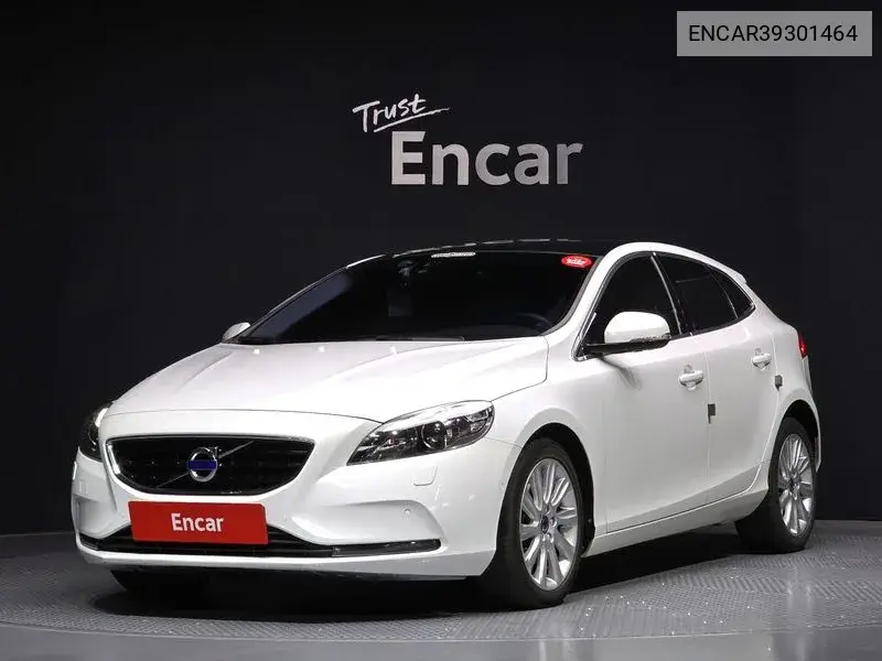 Volvo V40 2015 года выпуска