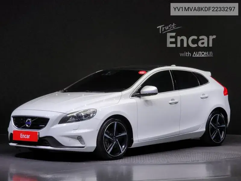 Volvo V40 2015 года выпуска