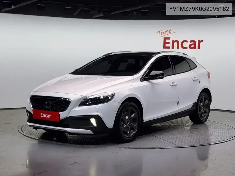 Volvo V40 2015 года выпуска