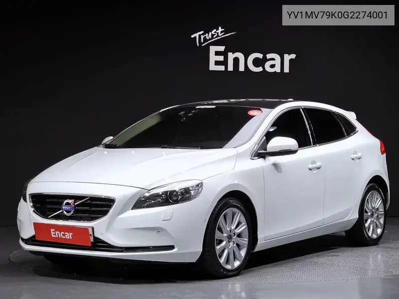 Volvo V40 2015 года выпуска