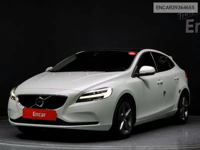 Volvo V40 2016 года выпуска