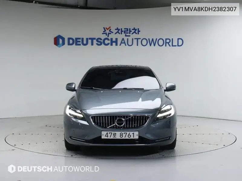 Volvo V40 2016 года выпуска