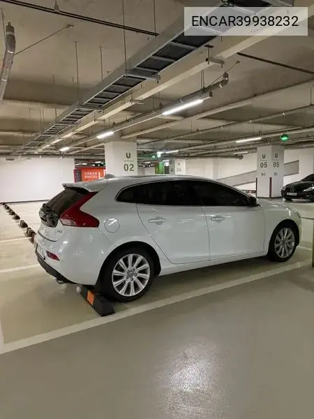 Volvo V40 2016 года выпуска