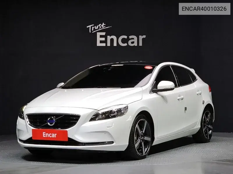 Volvo V40 2016 года выпуска