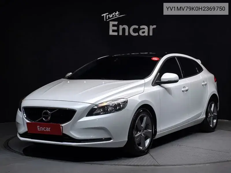 Volvo V40 2017 года выпуска