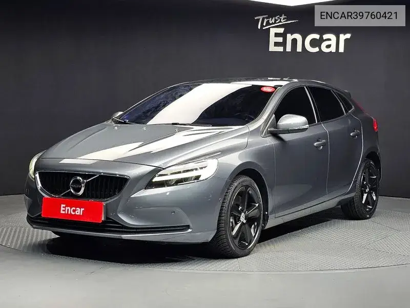 Volvo V40 2017 года выпуска