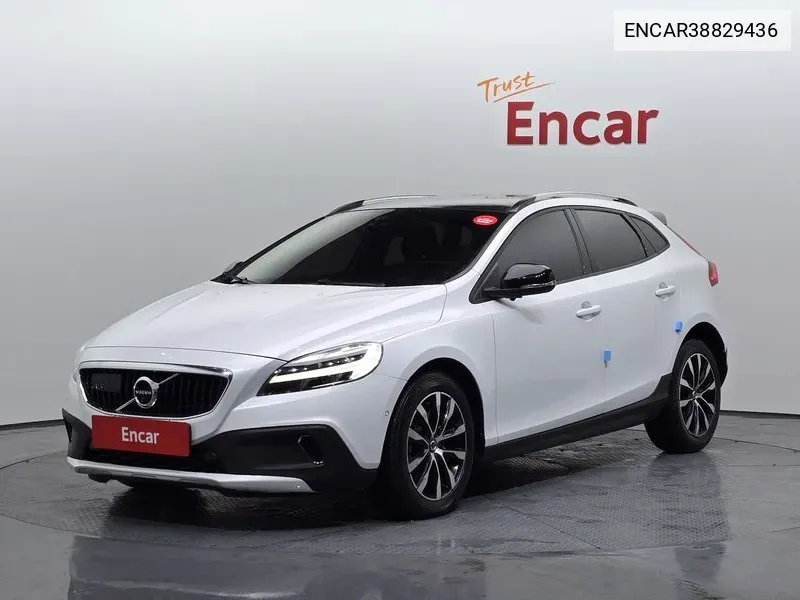 Volvo V40 2018 года выпуска