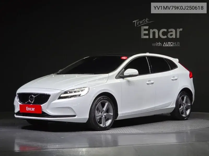 Volvo V40 2018 года выпуска