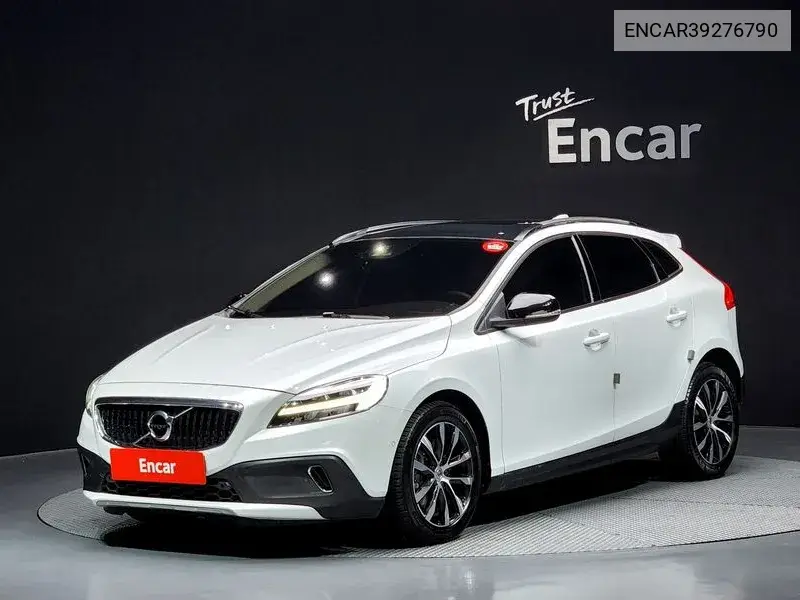 Volvo V40 2018 года выпуска
