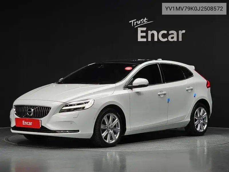 Volvo V40 2018 года выпуска