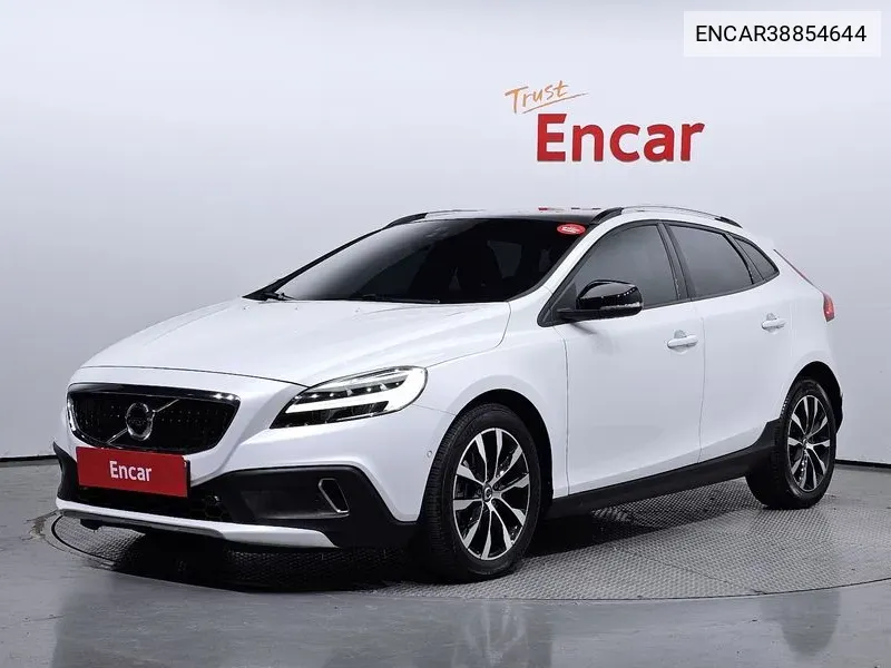 Volvo V40 2019 года выпуска