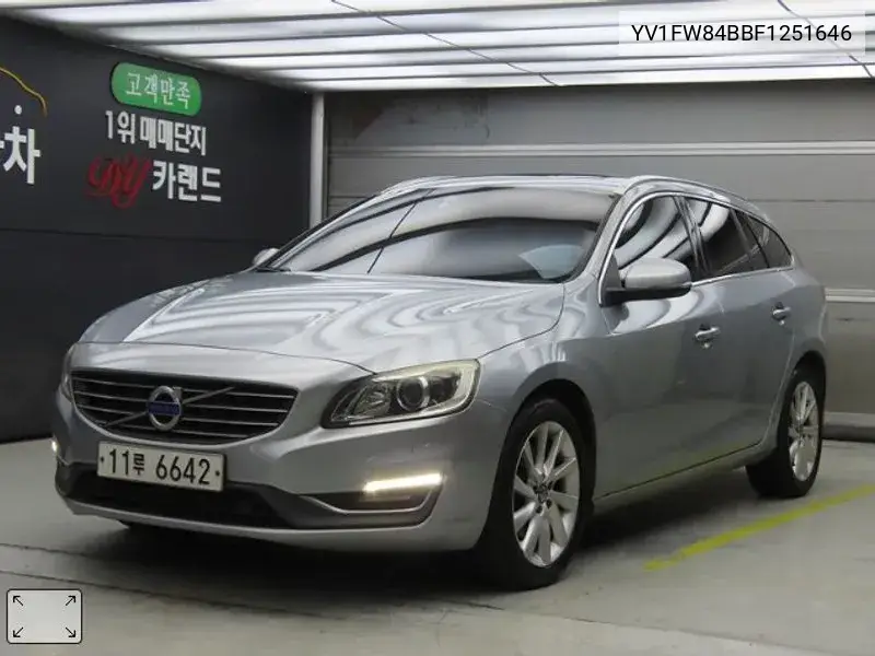 Volvo V60 2015 года выпуска