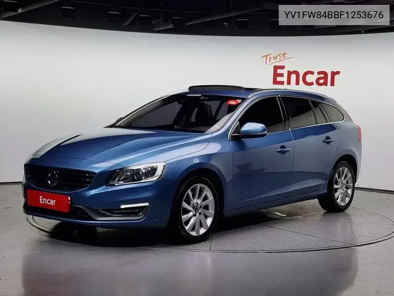 Volvo V60 2015 года выпуска