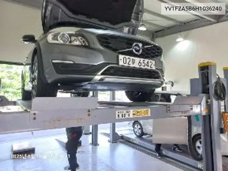 Volvo V60 2017 года выпуска