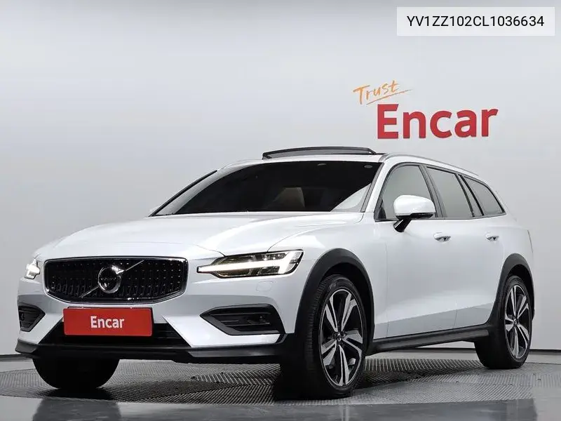 Volvo V60 2019 года выпуска