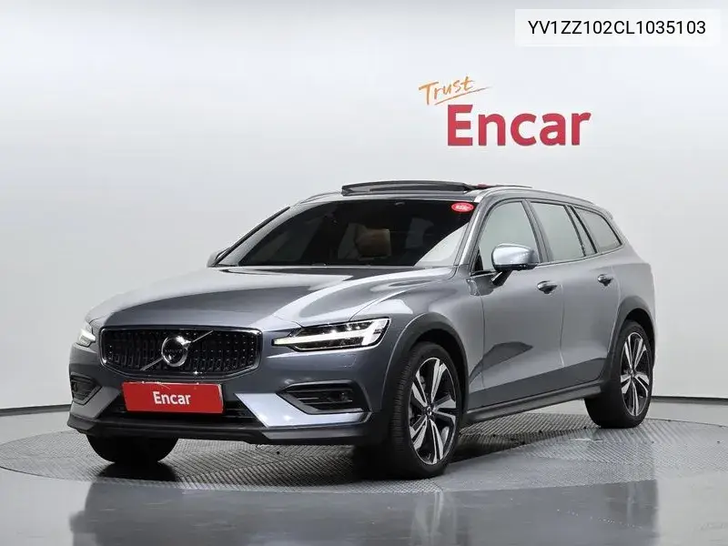 Volvo V60 2019 года выпуска