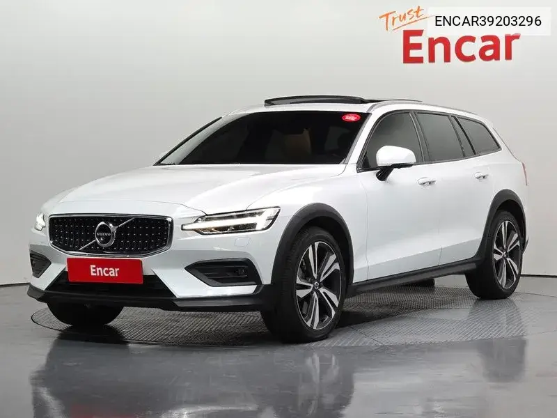 Volvo V60 2020 года выпуска