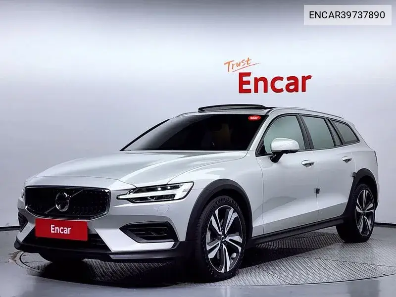 Volvo V60 2020 года выпуска