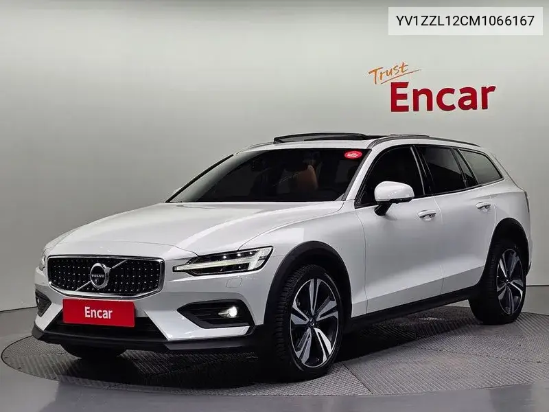 Volvo V60 2020 года выпуска