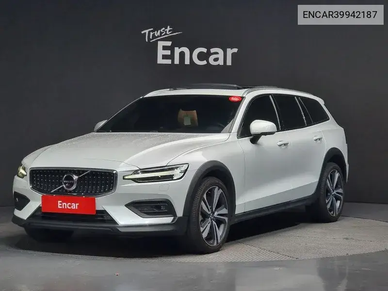 Volvo V60 2020 года выпуска