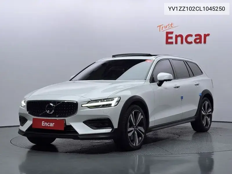 Volvo V60 2020 года выпуска