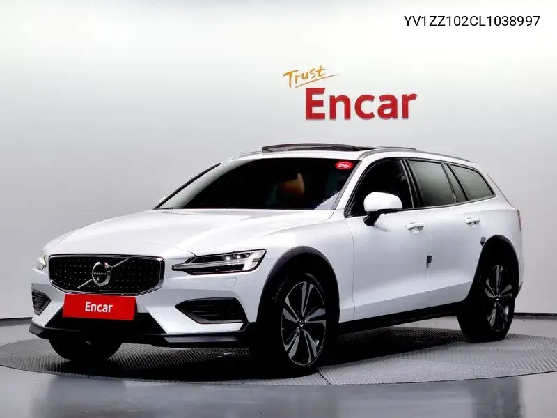 Volvo V60 2020 года выпуска