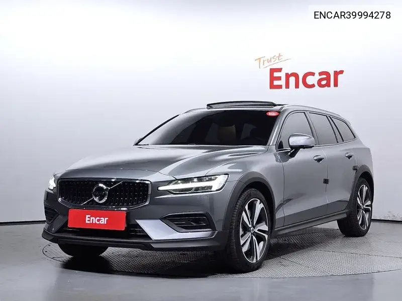 Volvo V60 2020 года выпуска