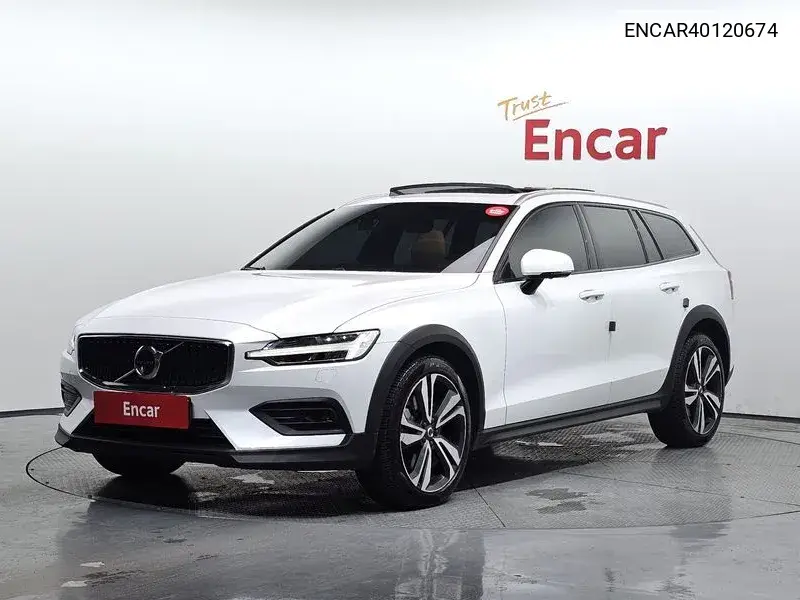 Volvo V60 2020 года выпуска
