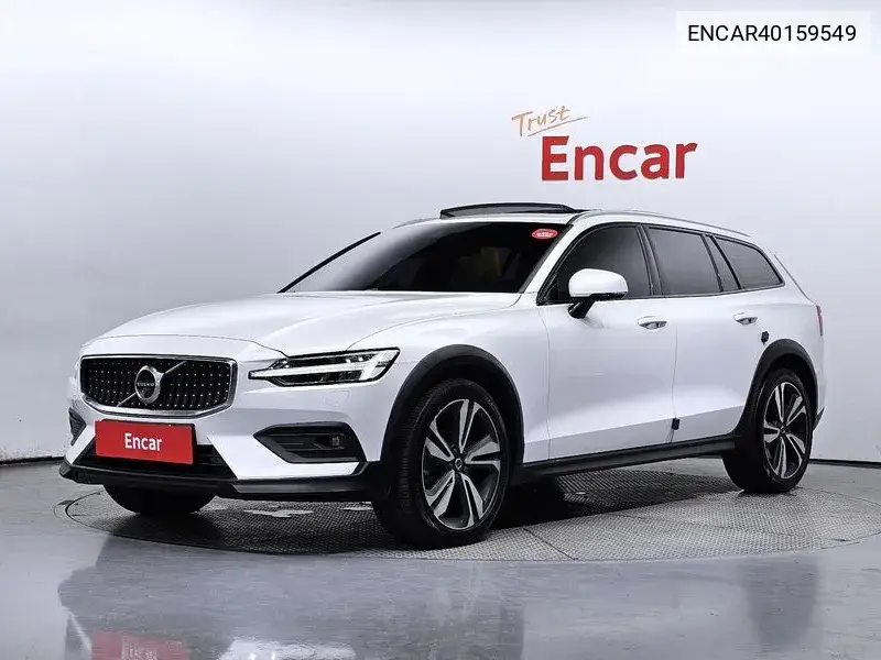 Volvo V60 2020 года выпуска