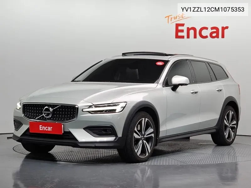 Volvo V60 2021 года выпуска