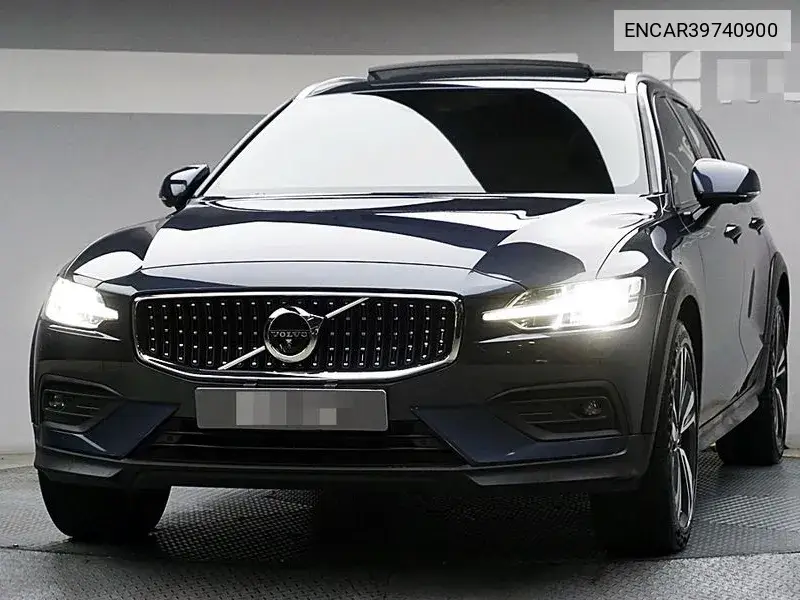 Volvo V60 2021 года выпуска
