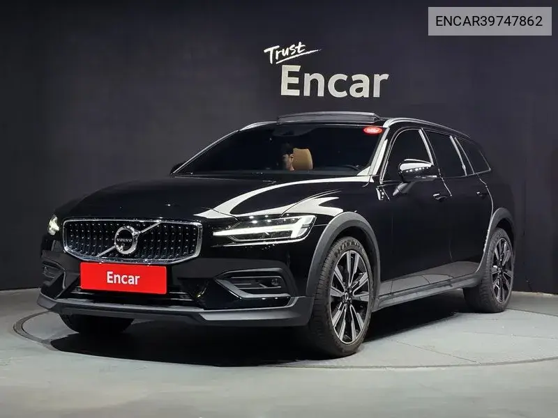 Volvo V60 2021 года выпуска