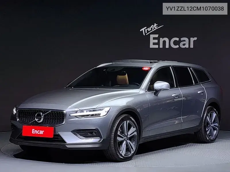 Volvo V60 2021 года выпуска