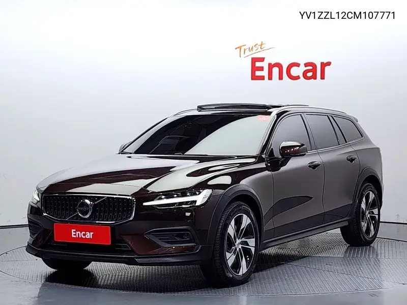 Volvo V60 2021 года выпуска