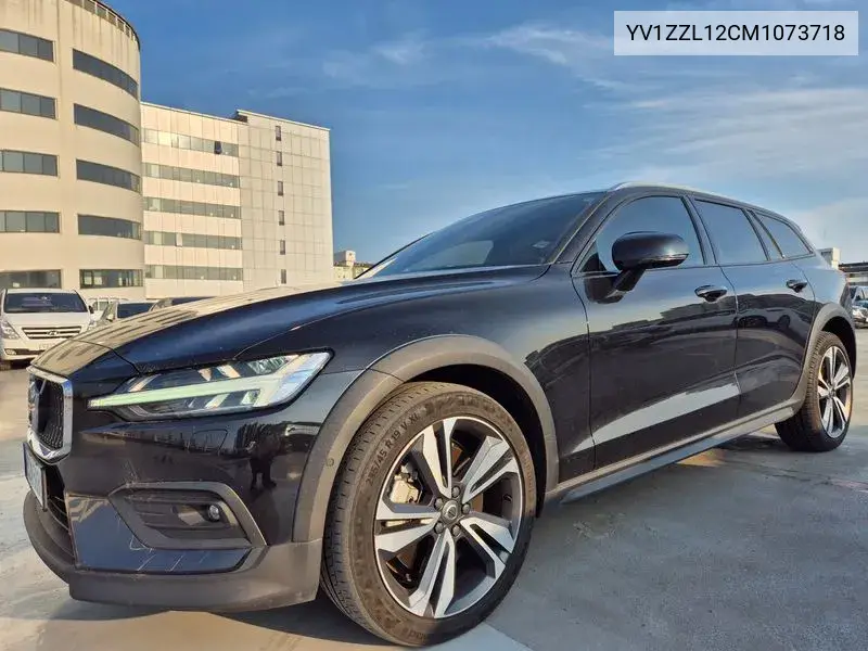 Volvo V60 2021 года выпуска