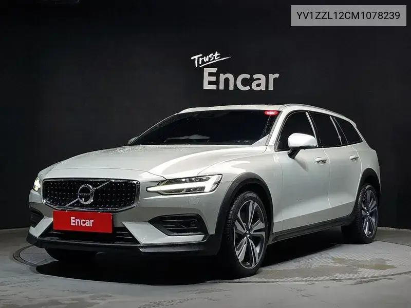 Volvo V60 2021 года выпуска