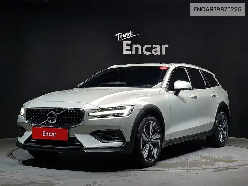Volvo V60 2021 года выпуска