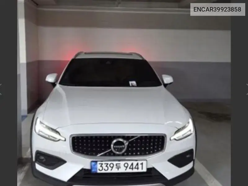 Volvo V60 2021 года выпуска