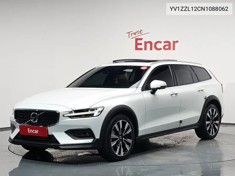 Volvo V60 2021 года выпуска