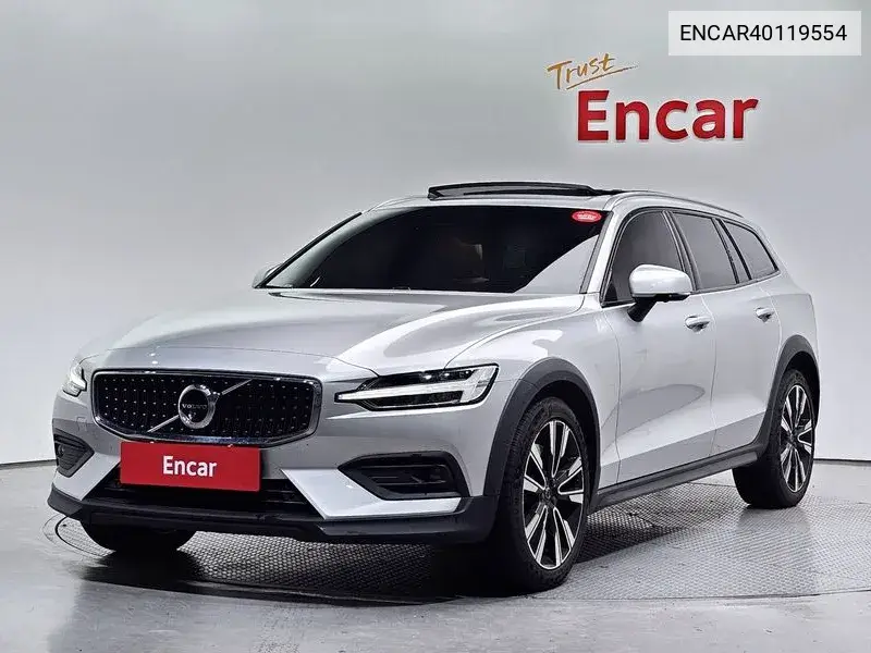 Volvo V60 2021 года выпуска