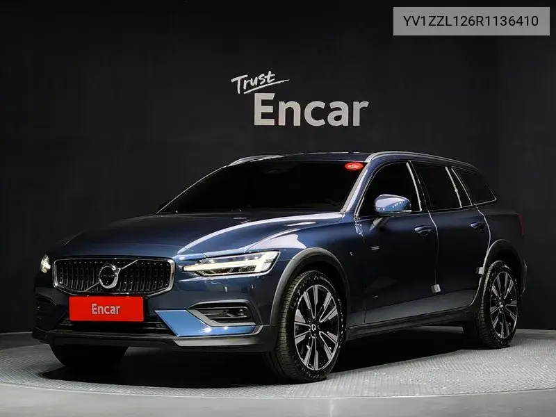 Volvo V60 2023 года выпуска