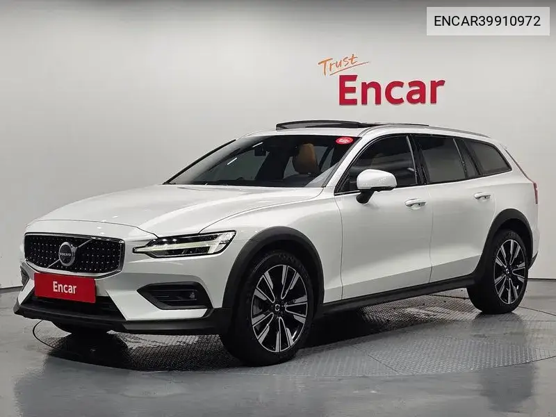 Volvo V60 2023 года выпуска