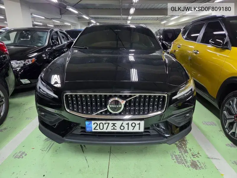 Volvo V60 2023 года выпуска