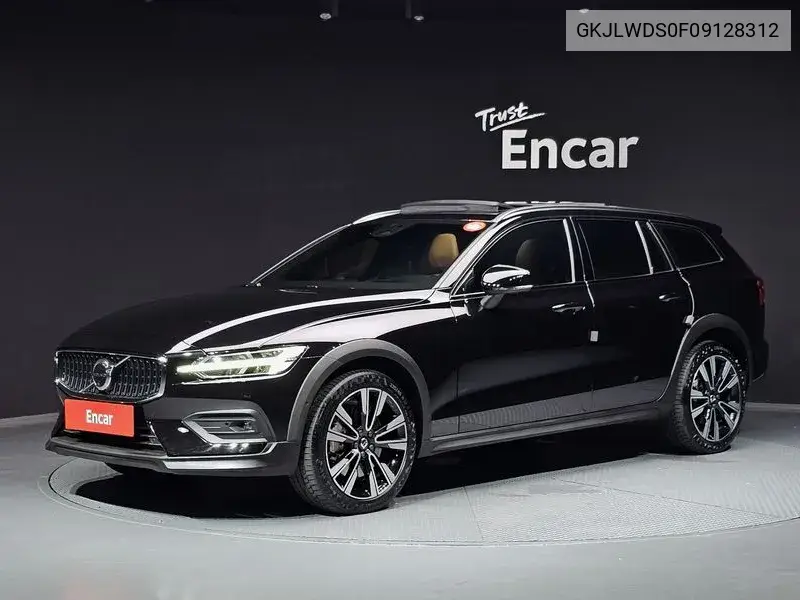 Volvo V60 2023 года выпуска