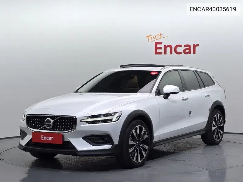 Volvo V60 2023 года выпуска