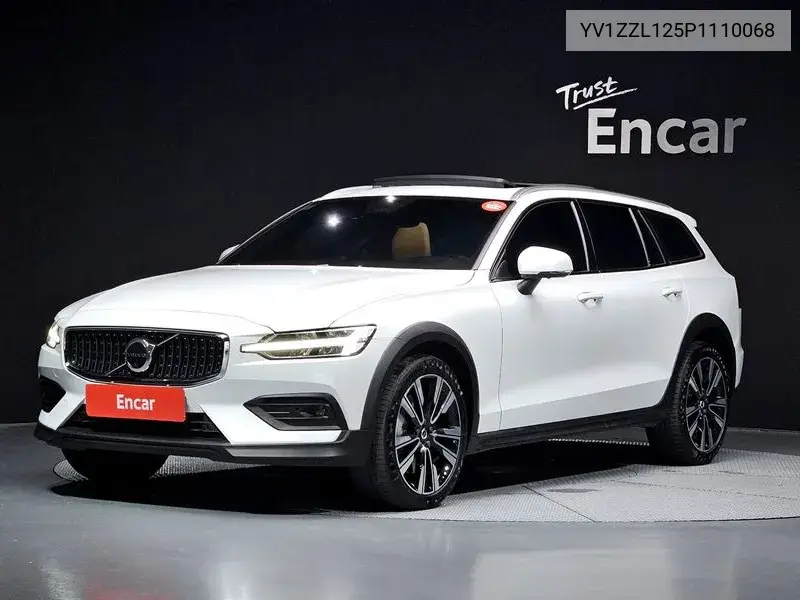 Volvo V60 2023 года выпуска